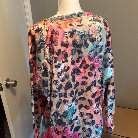 Colorful Graphic Sweatshirt - Picture 4 of 4